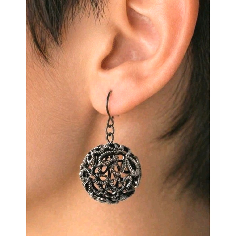 Unique Silver Metal‎ Flower and Geometric Ball Dangle Pierced Earrings sp-